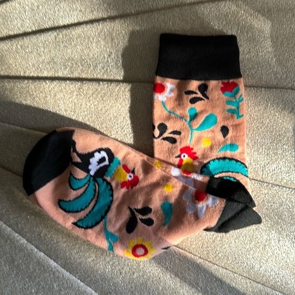 3/$15 Brand New Rooster Jacquard Crew Socks - Picture 3 of 4